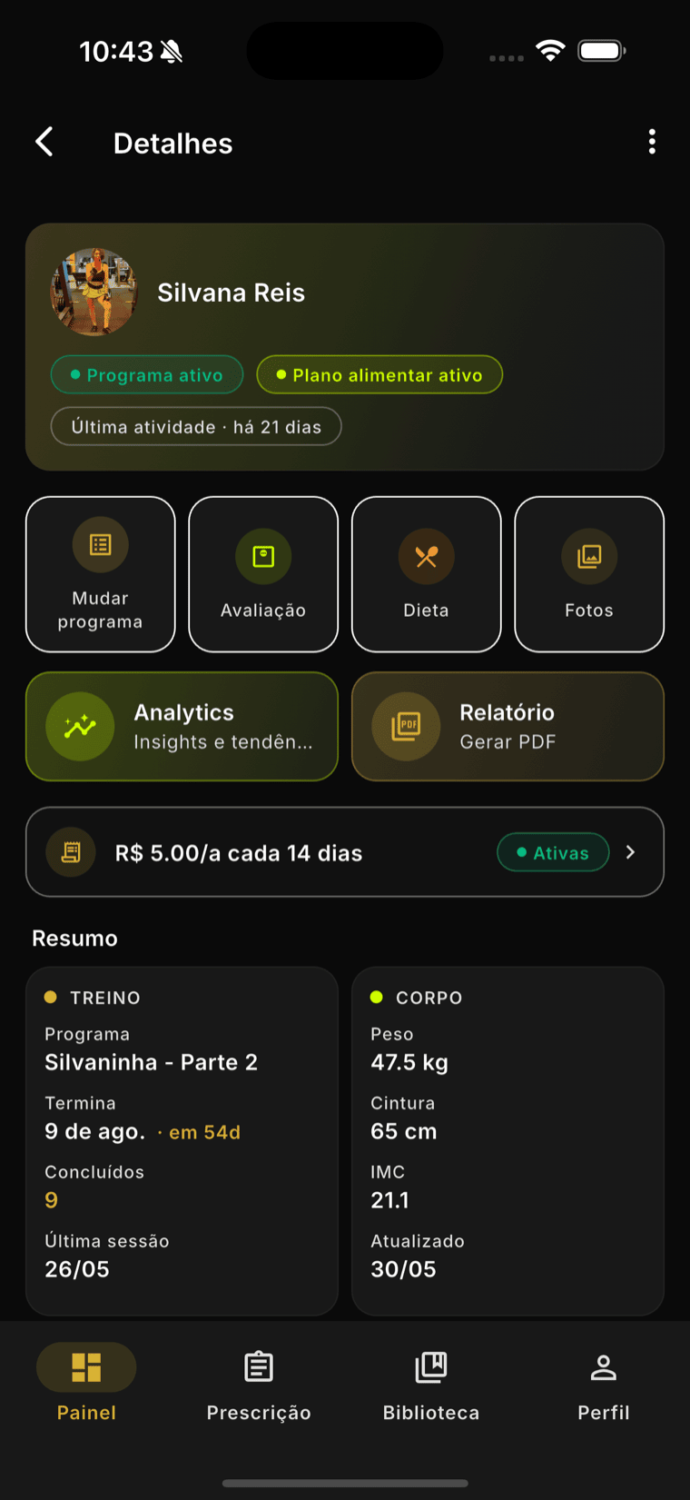 Visão 360° do aluno no app Vibe Fit — programa de treino e plano alimentar ativos na mesma tela